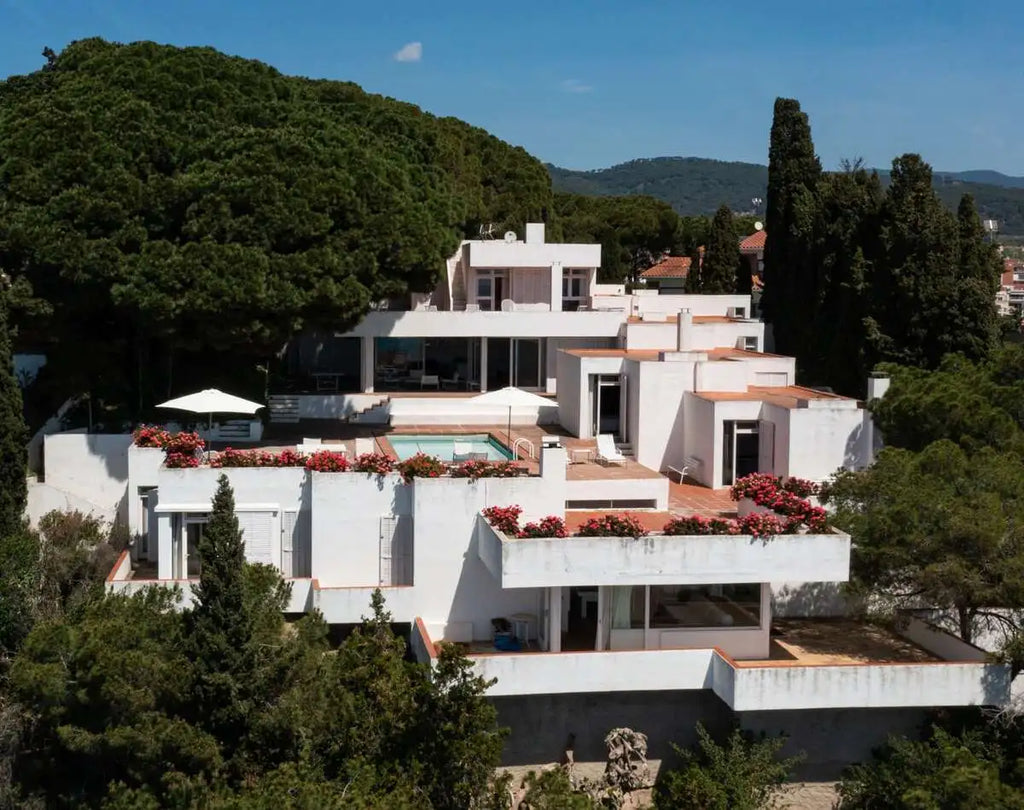 Shooting SS25 at Casa Rovira –Letters from the Backstage